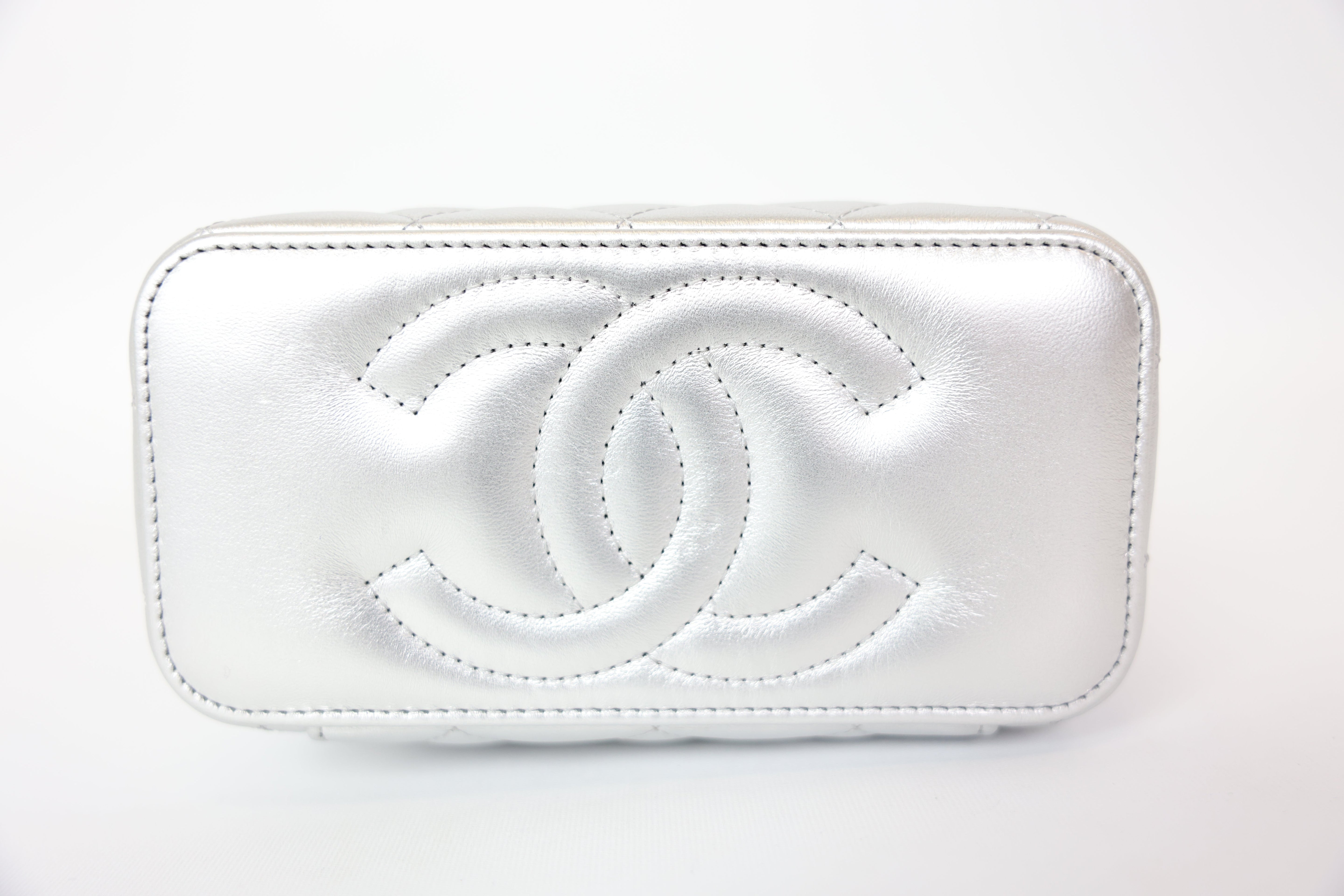 Chanel Vanity Case in Silver Lambskin with Gold Hardware 17 cm